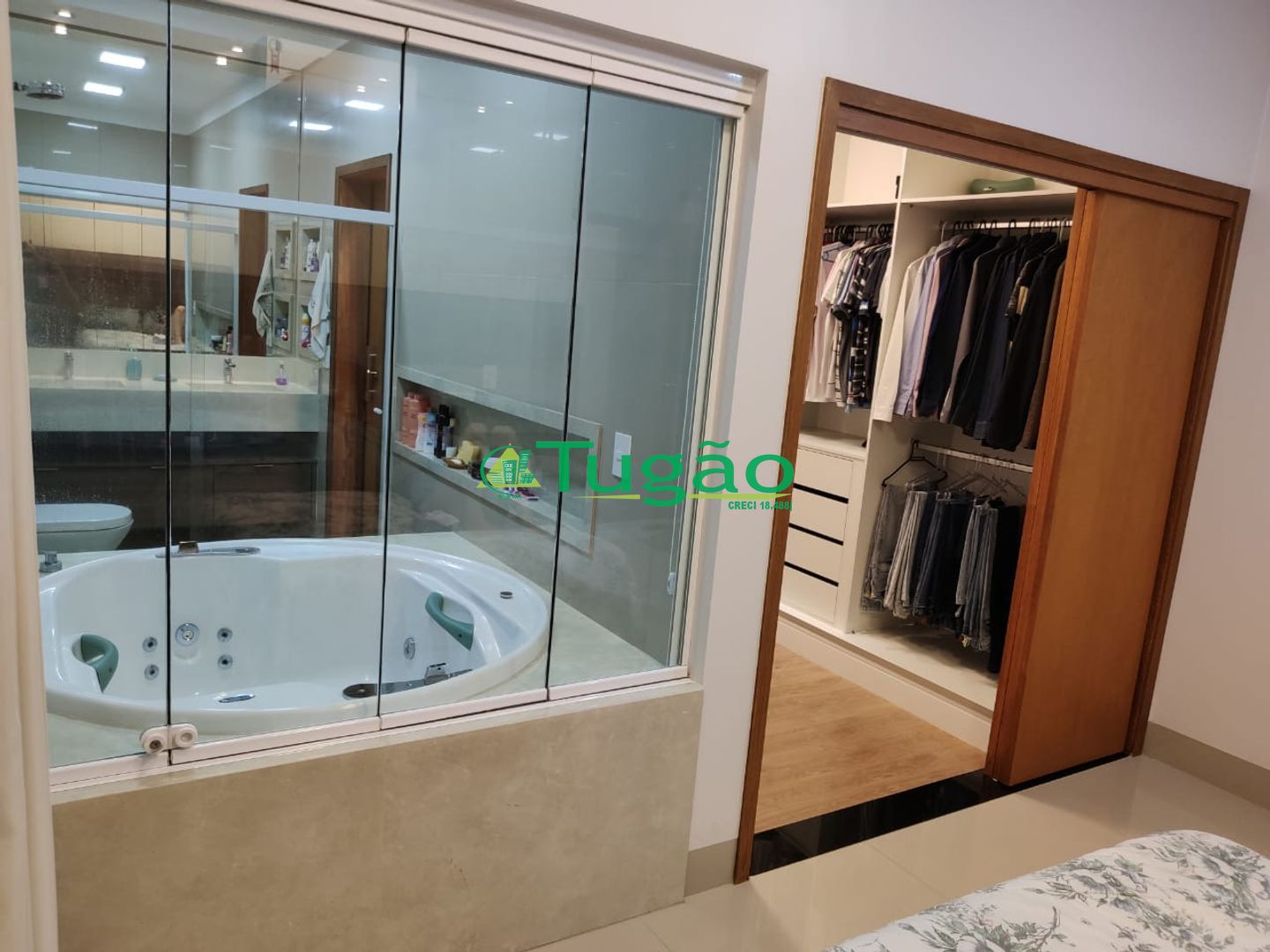 Casa de Condomínio com 3 quartos à venda, 250m² — foto 17 de 36