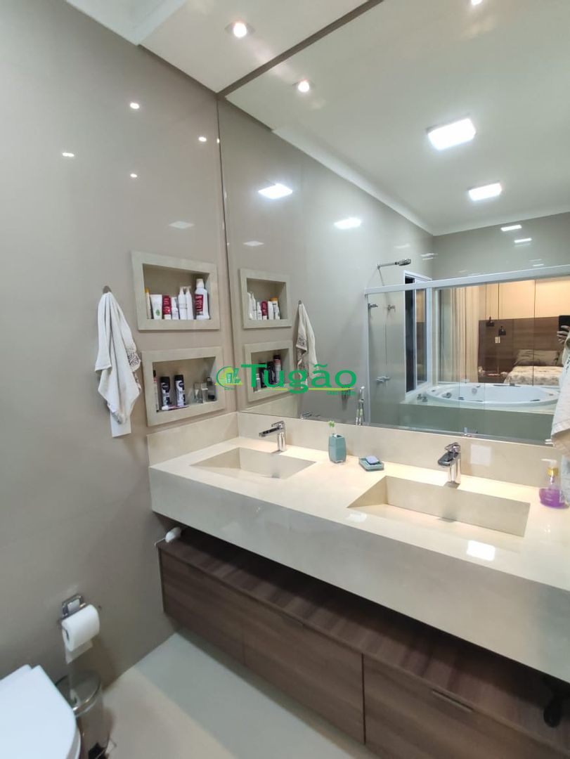 Casa de Condomínio com 3 quartos à venda, 250m² — foto 35 de 36