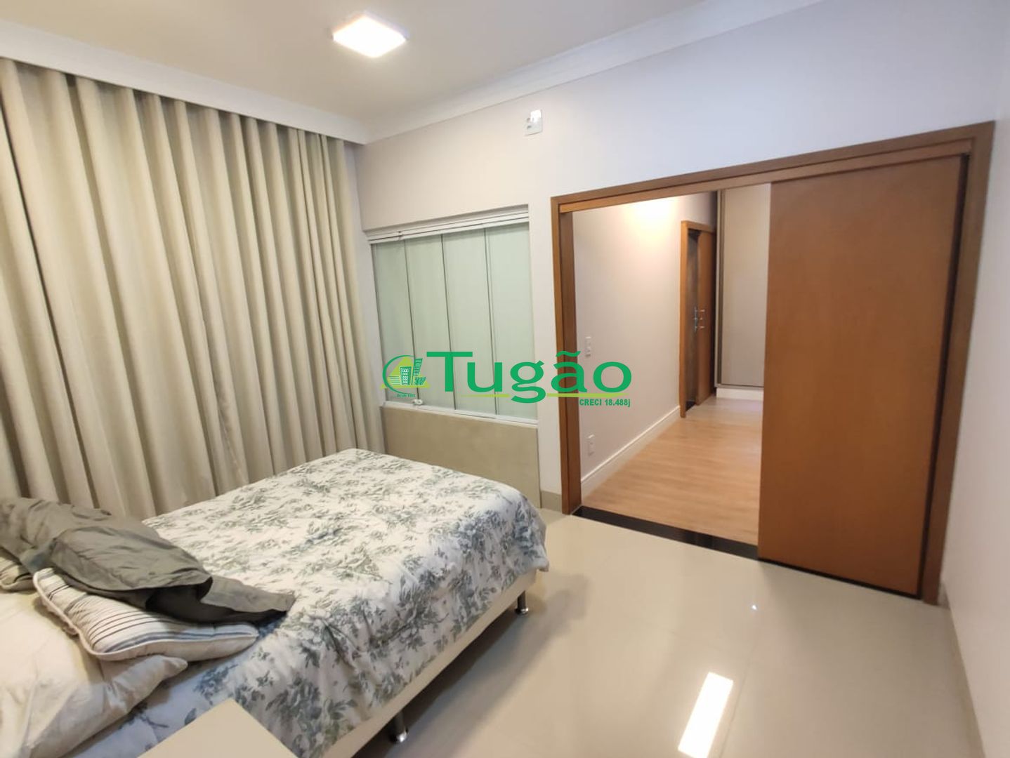 Casa de Condomínio com 3 quartos à venda, 250m² — foto 10 de 36