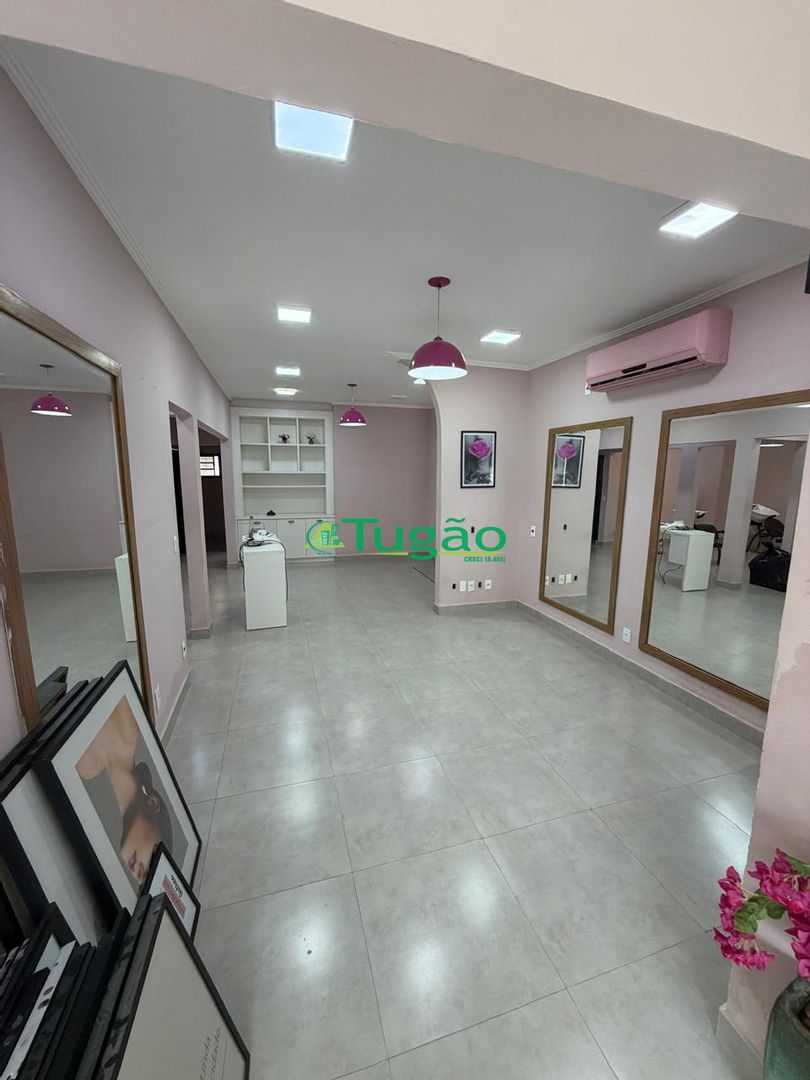 Loja / Salão / Ponto Comercial  para aluguel, 251m² — foto 2 de 22