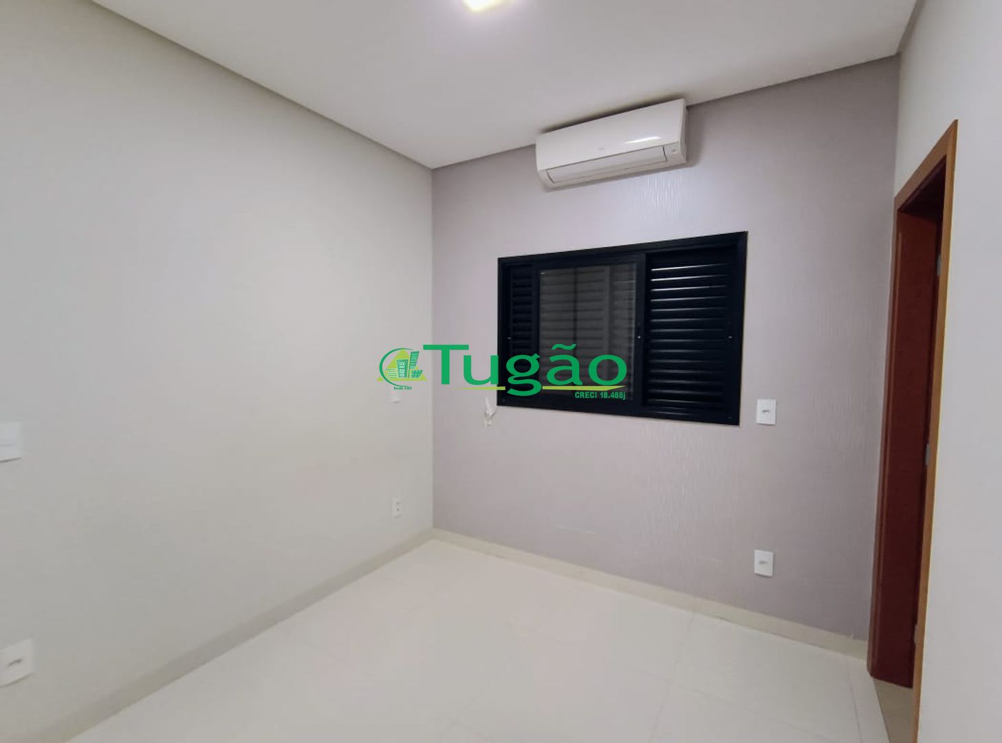 Casa de Condomínio com 3 quartos para aluguel, 210m² — foto 25 de 32