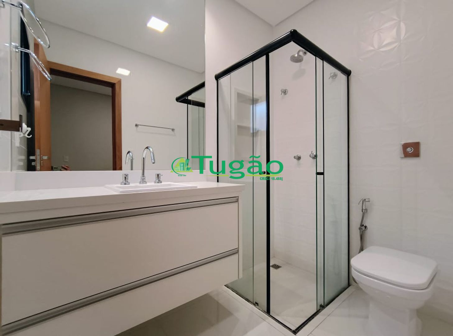 Casa de Condomínio com 3 quartos para aluguel, 210m² — foto 23 de 32