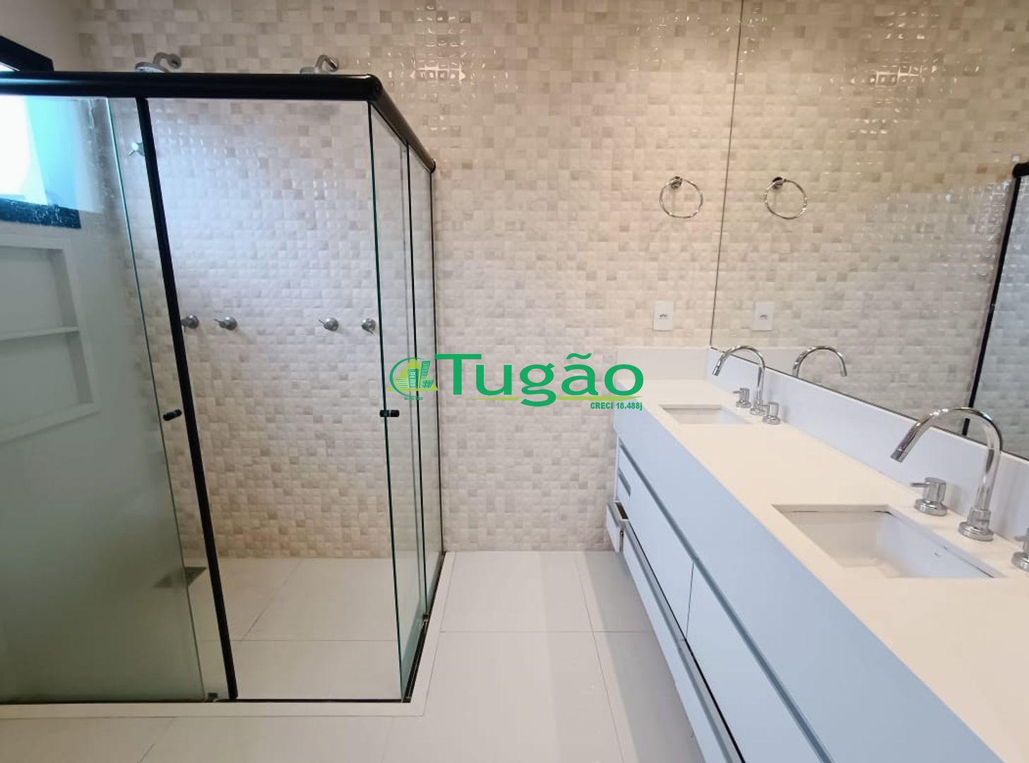 Casa de Condomínio com 3 quartos para aluguel, 210m² — foto 27 de 32