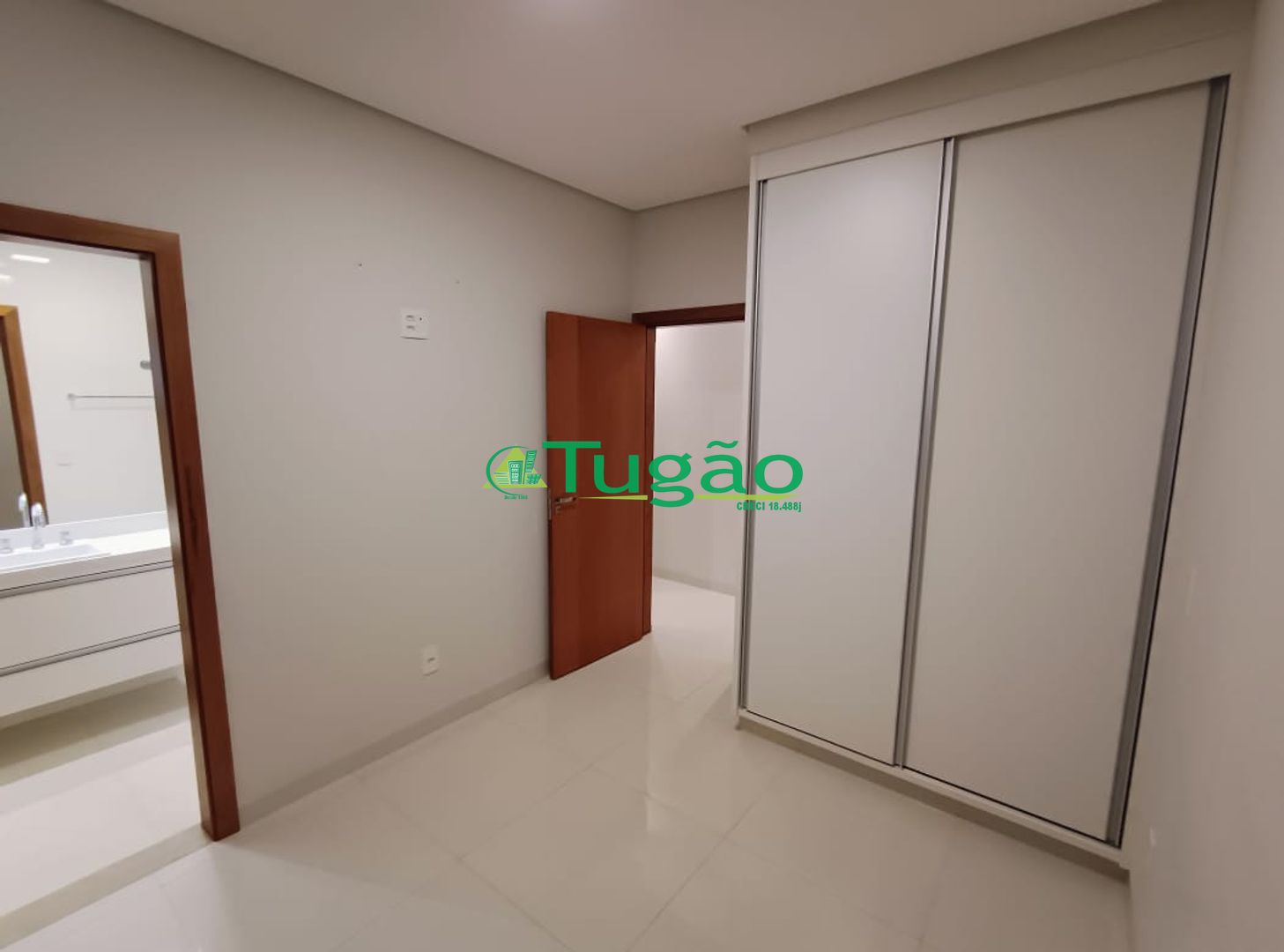 Casa de Condomínio com 3 quartos para aluguel, 210m² — foto 22 de 32