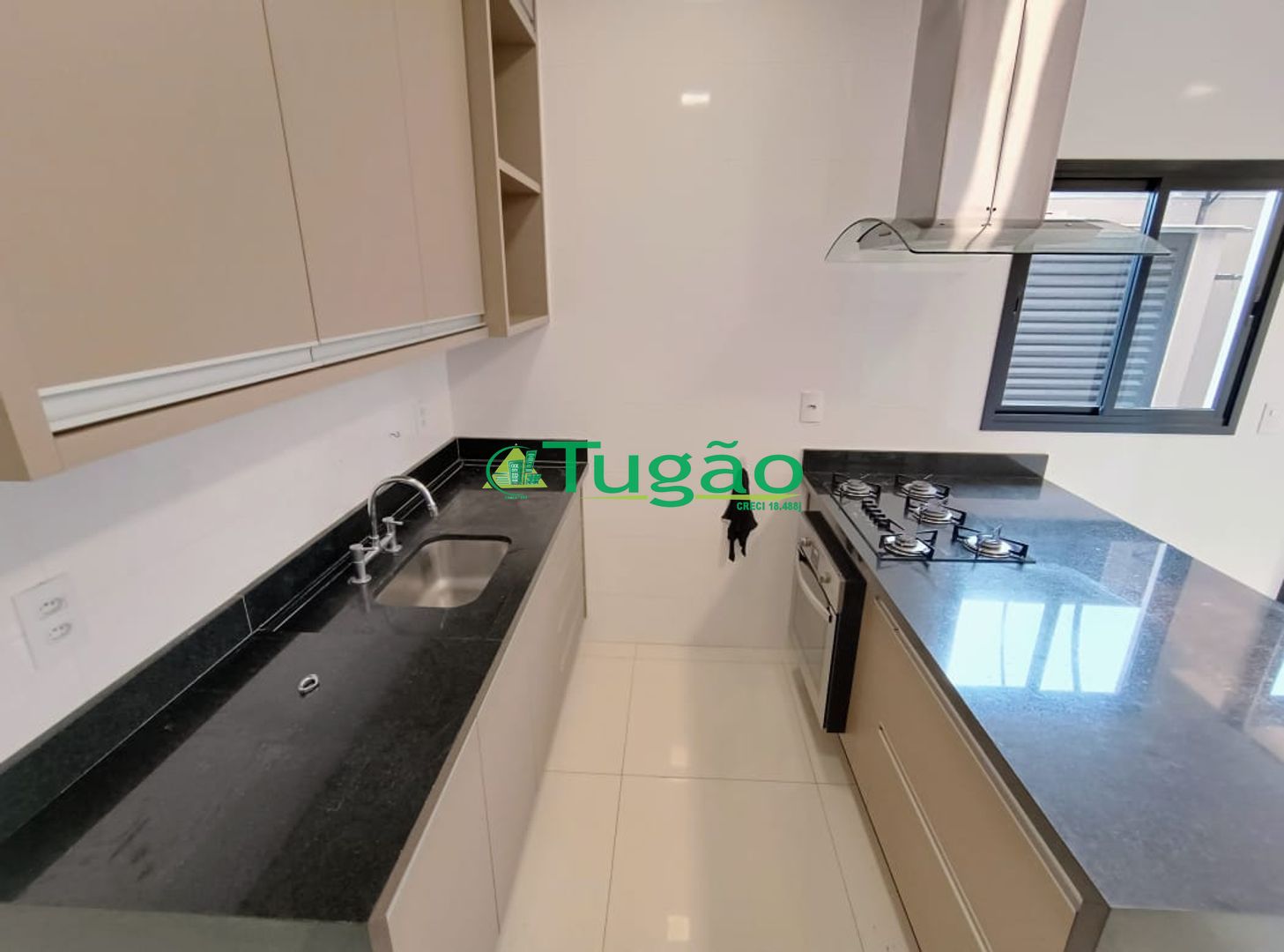 Casa de Condomínio com 3 quartos para aluguel, 210m² — foto 7 de 32