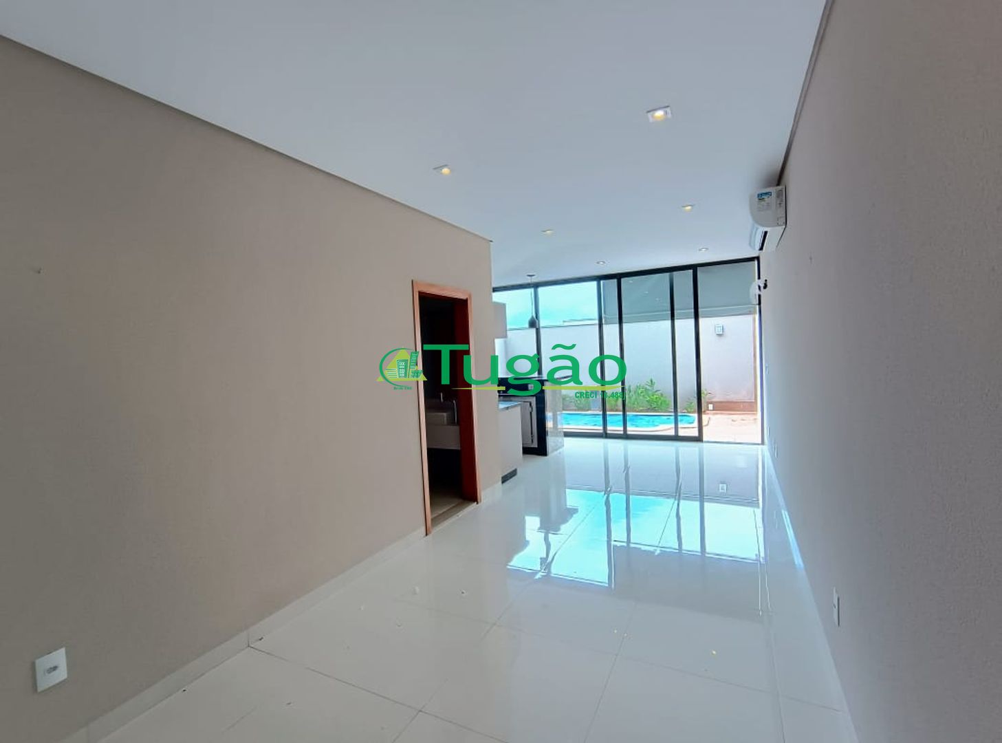 Casa de Condomínio com 3 quartos para aluguel, 210m² — foto 10 de 32