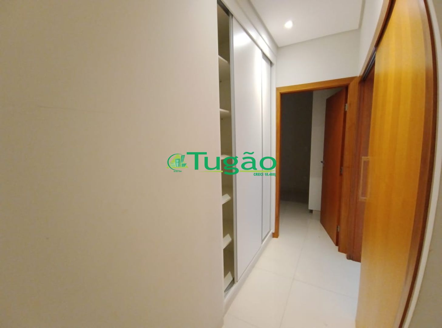 Casa de Condomínio com 3 quartos para aluguel, 210m² — foto 21 de 32