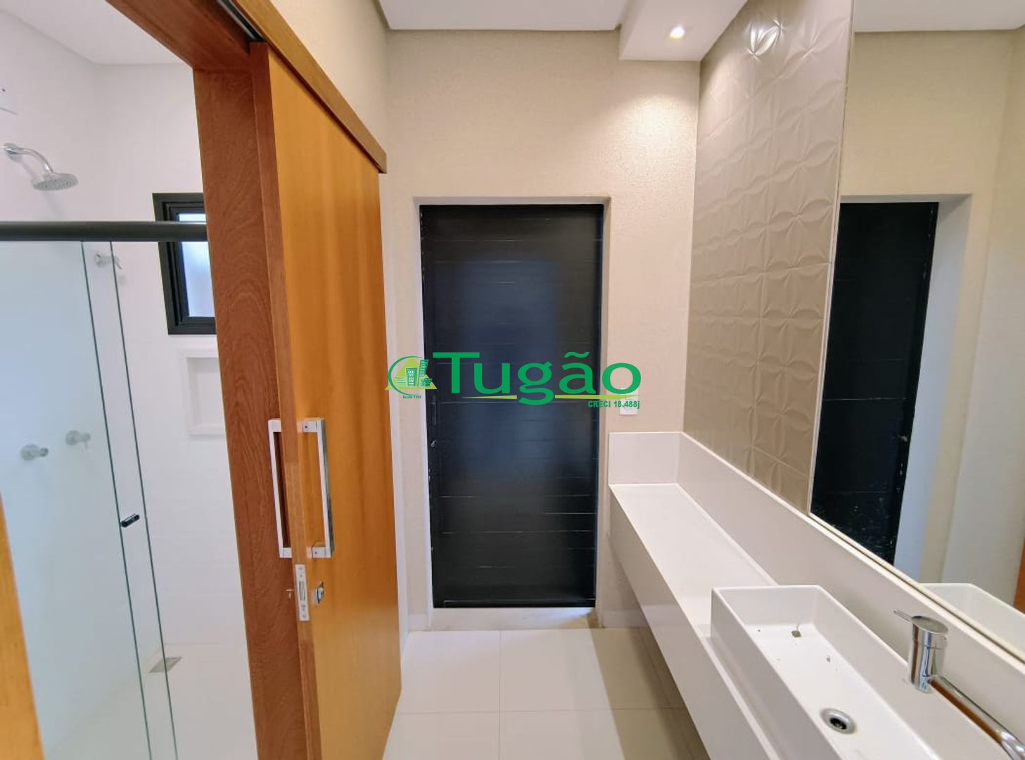 Casa de Condomínio com 3 quartos para aluguel, 210m² — foto 11 de 32