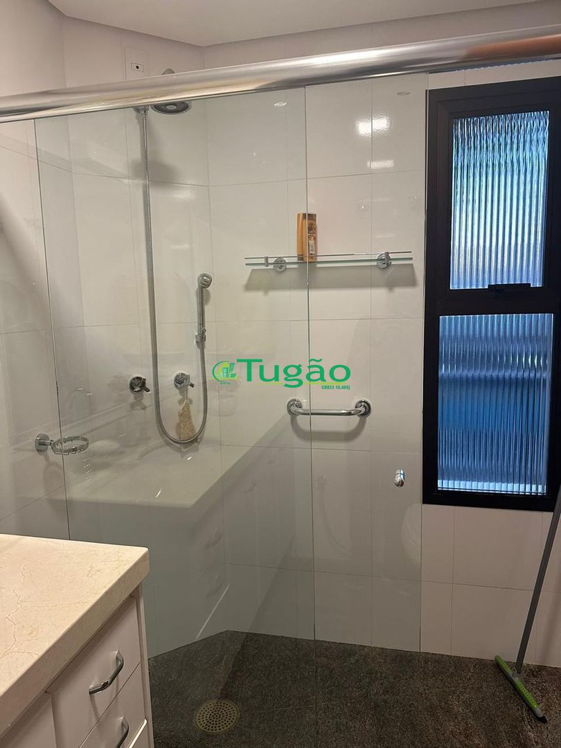 Apartamento com 3 quartos à venda, 217m² — foto 1 de 30
