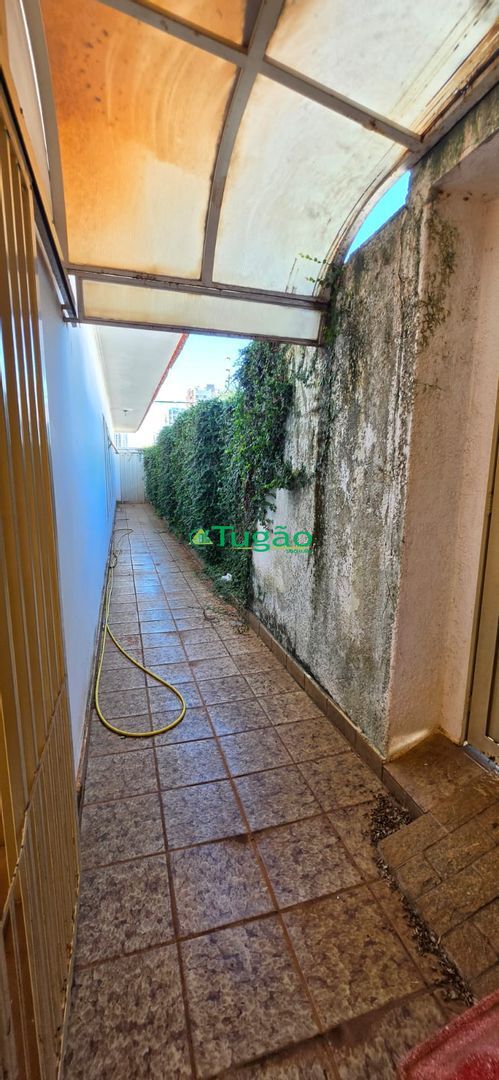 Imóvel Comercial com 3 quartos à venda, 270m² — foto 2 de 25