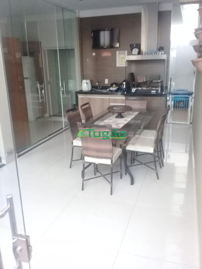 Casa com 3 quartos à venda, 285m² — foto 10 de 14