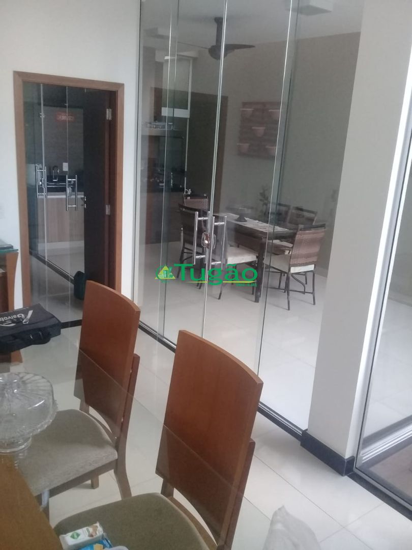 Casa com 3 quartos à venda, 285m² — foto 9 de 14