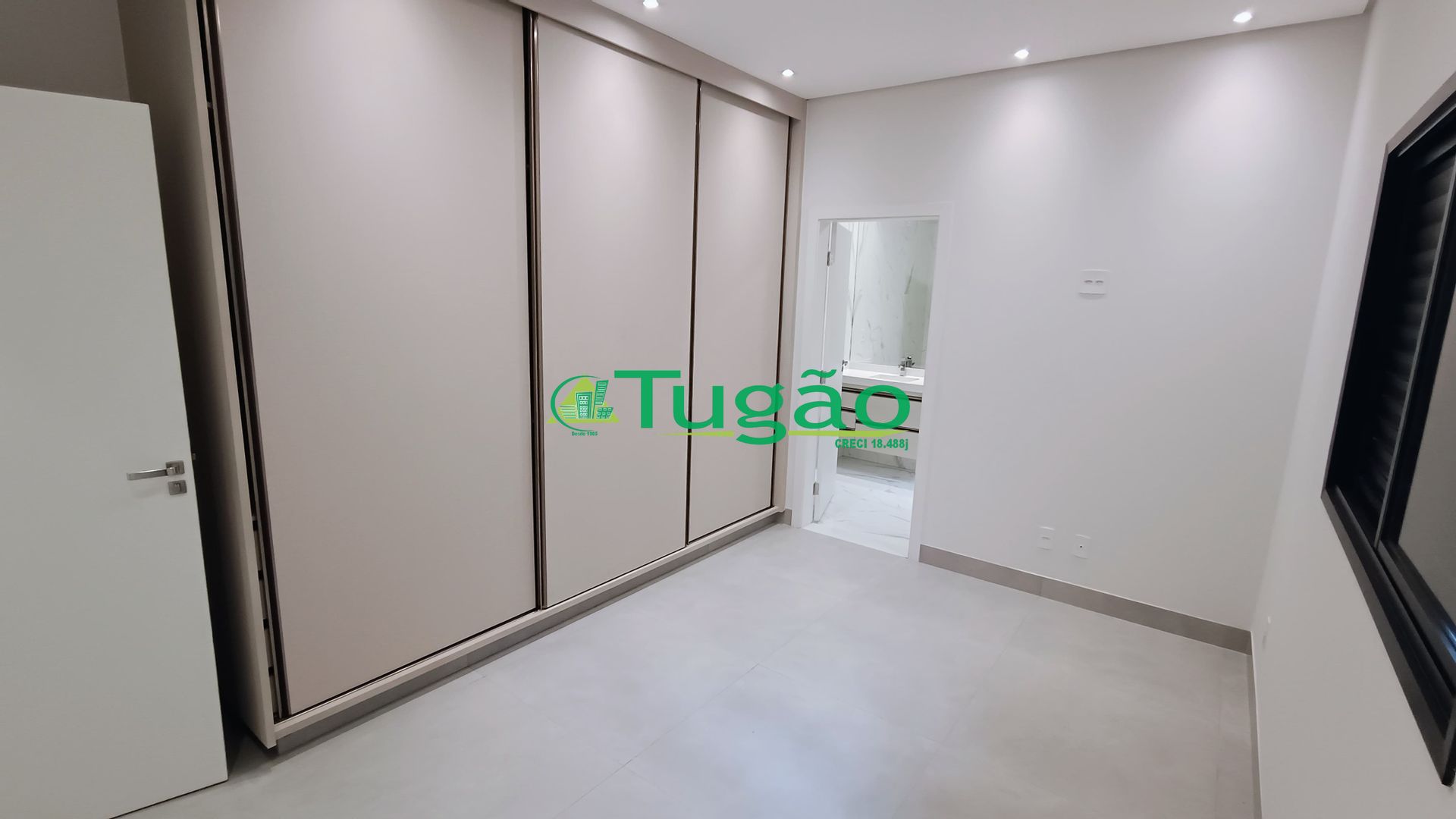 Casa de Condomínio com 3 quartos à venda, 240m² — foto 7 de 22