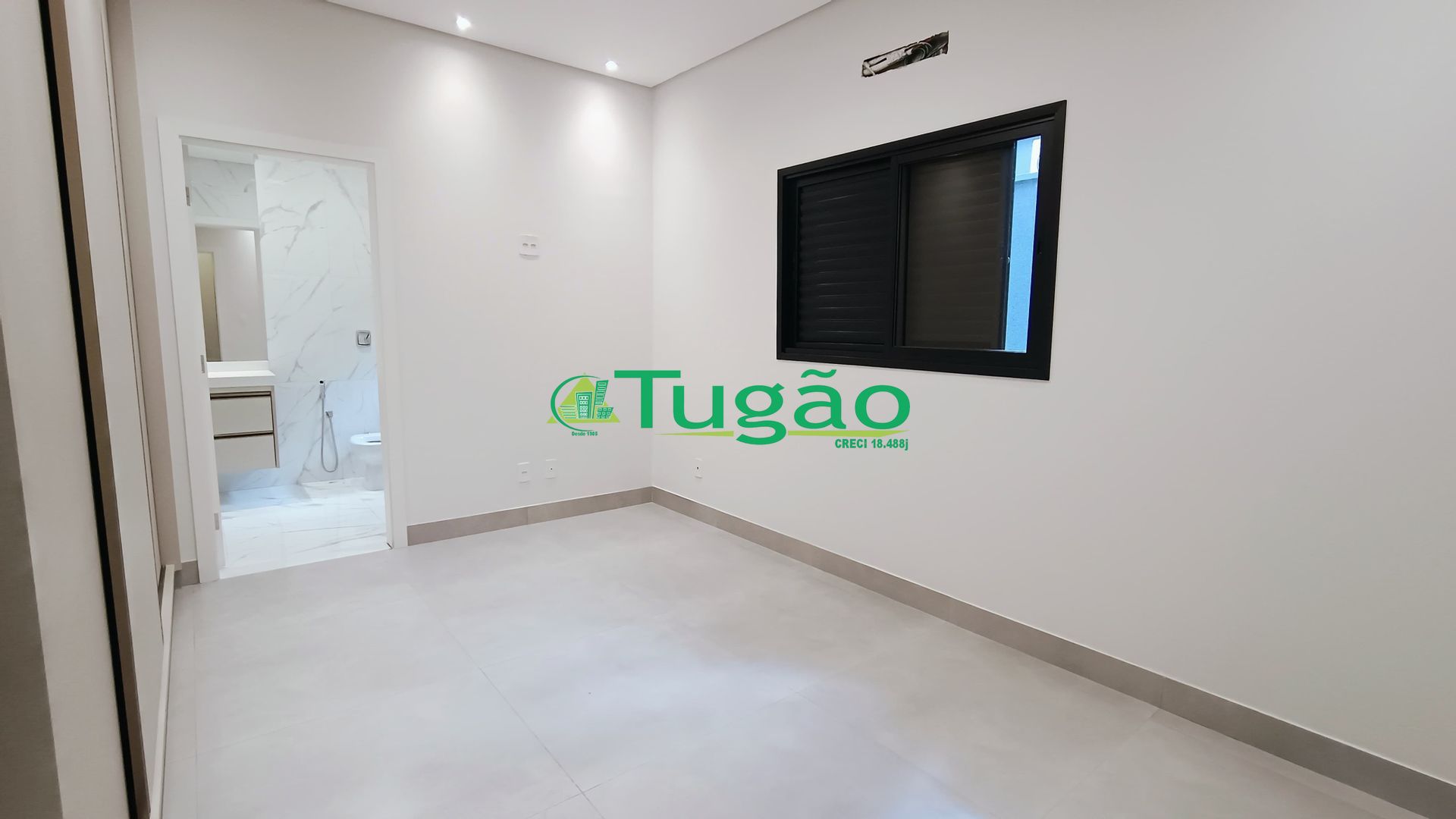 Casa de Condomínio com 3 quartos à venda, 240m² — foto 6 de 22