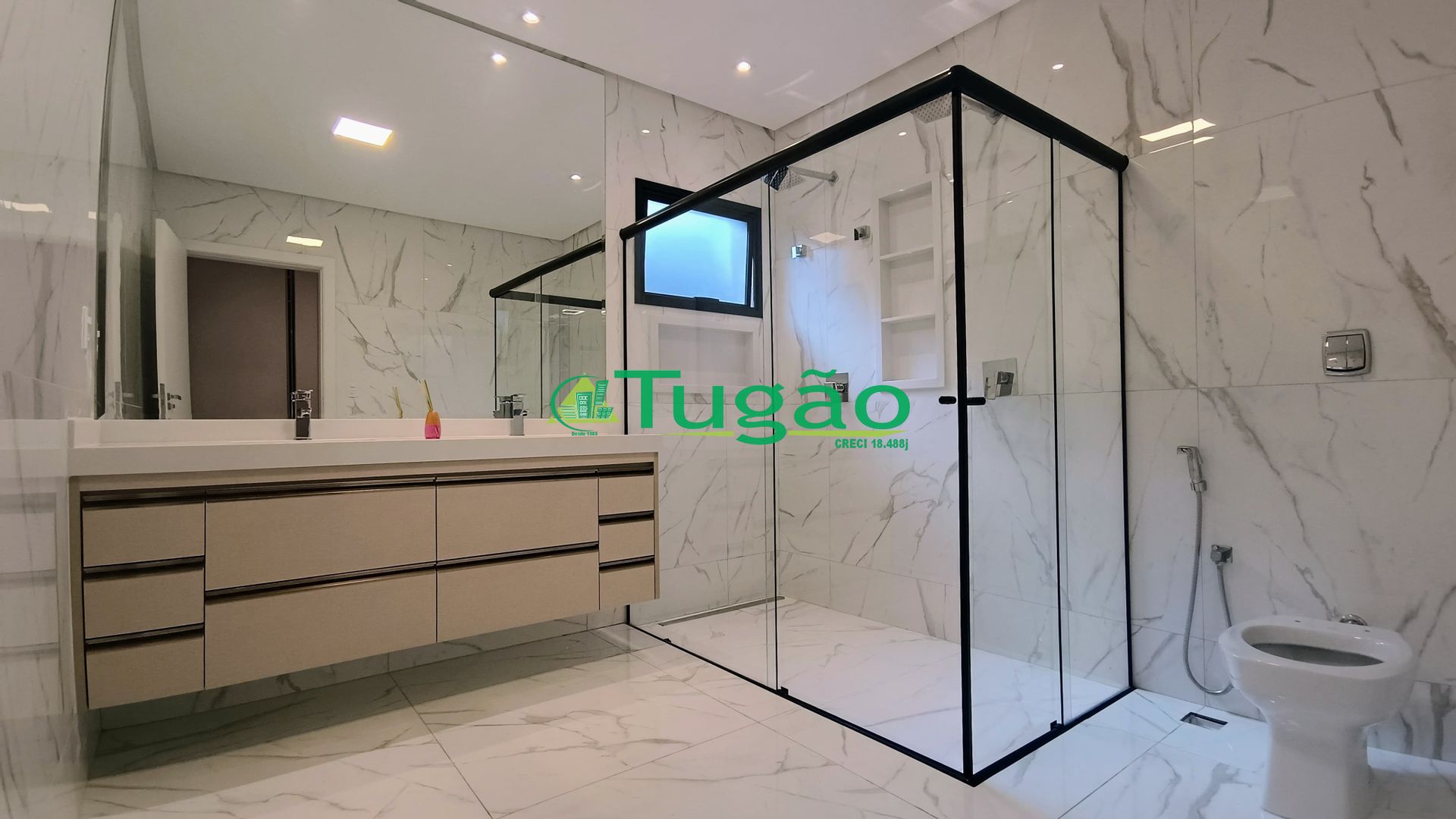 Casa de Condomínio com 3 quartos à venda, 240m² — foto 16 de 22
