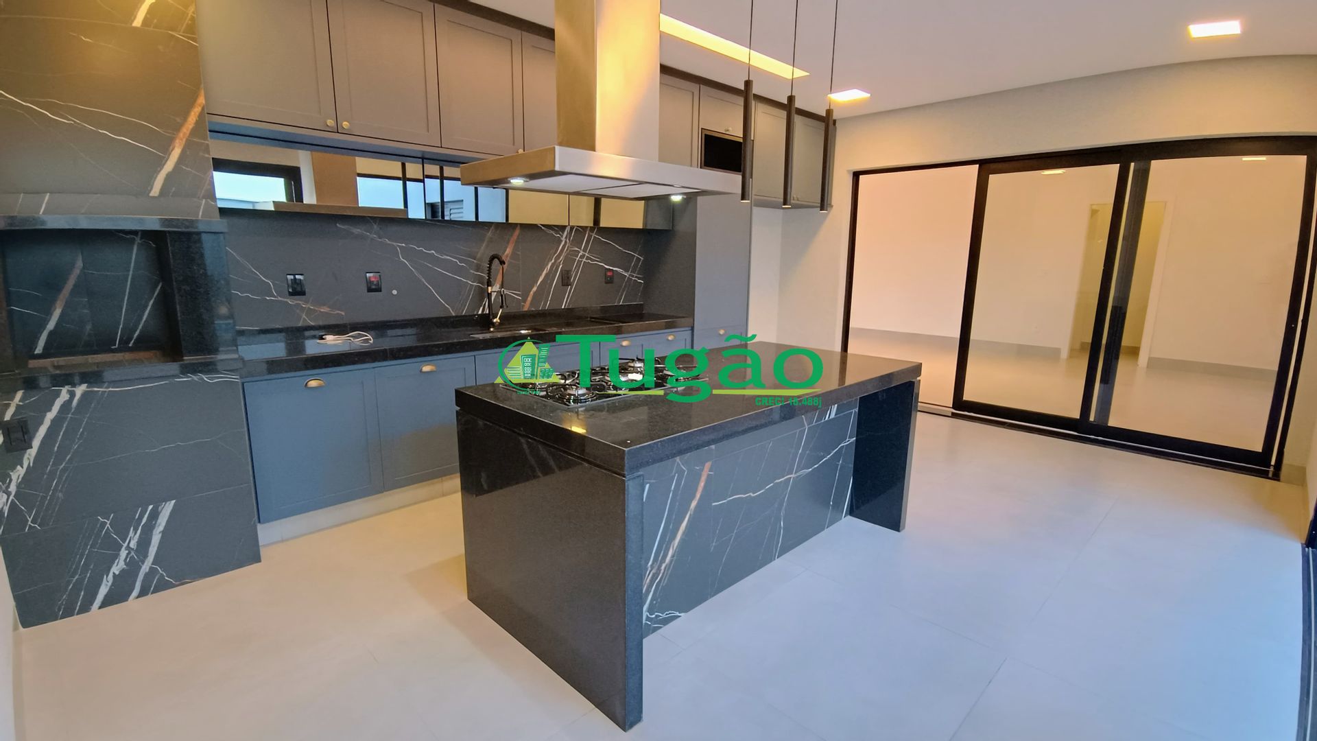 Casa de Condomínio com 3 quartos à venda, 240m² — foto 21 de 22