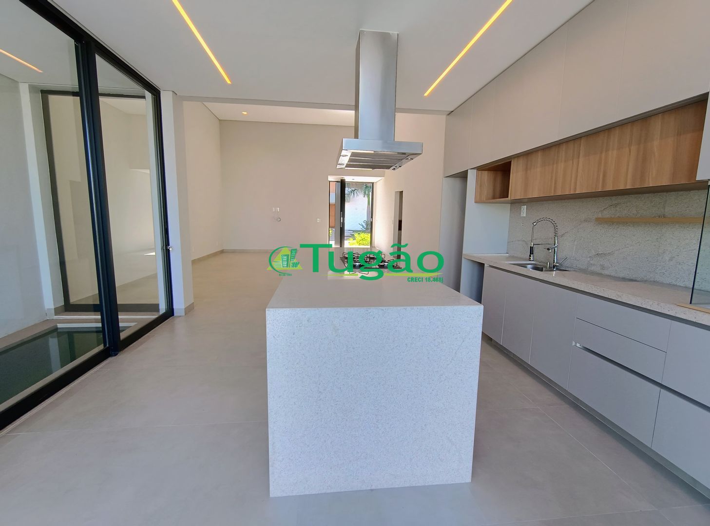 Casa de Condomínio com 3 quartos à venda, 225m² — foto 9 de 30