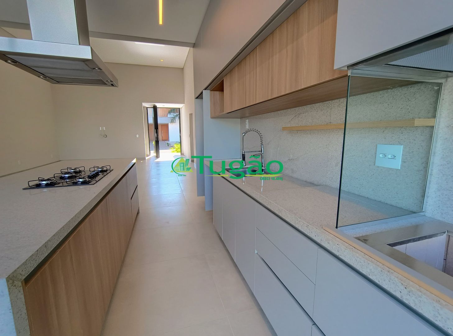Casa de Condomínio com 3 quartos à venda, 225m² — foto 10 de 30