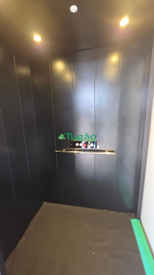Casa com 3 quartos à venda, 471m² — foto 2 de 42