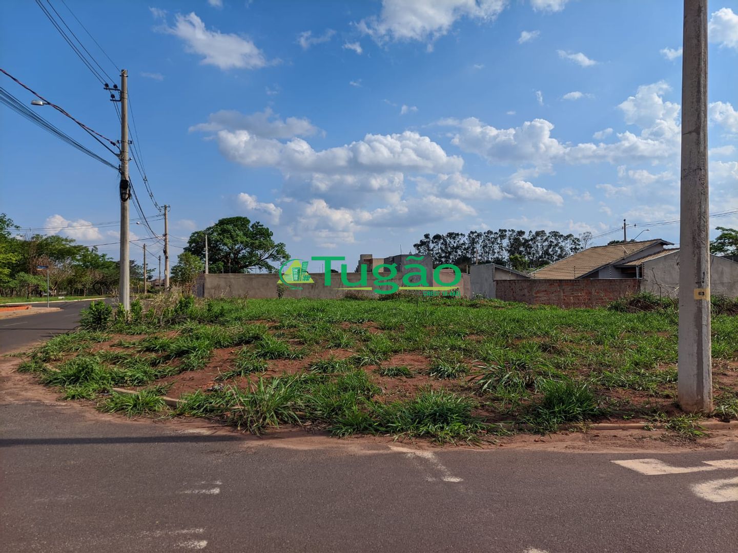 Terreno / Lote / Condomínio  à venda, 243m² — foto 1 de 2
