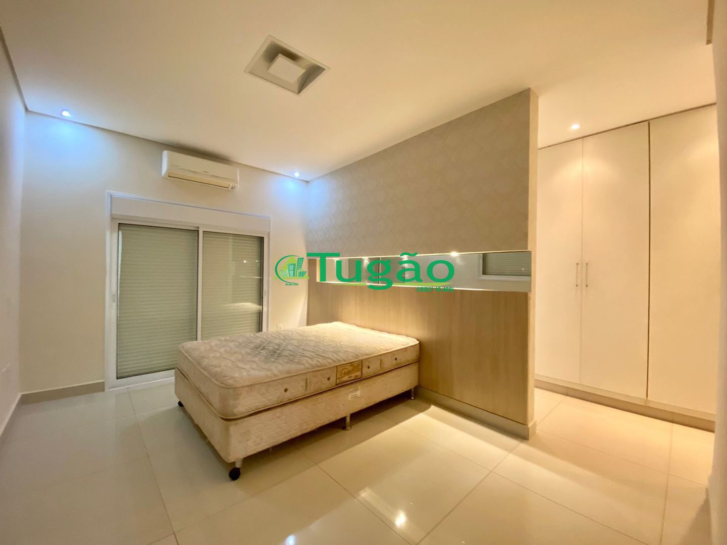 Casa de Condomínio com 4 quartos à venda, 380m² — foto 4 de 12