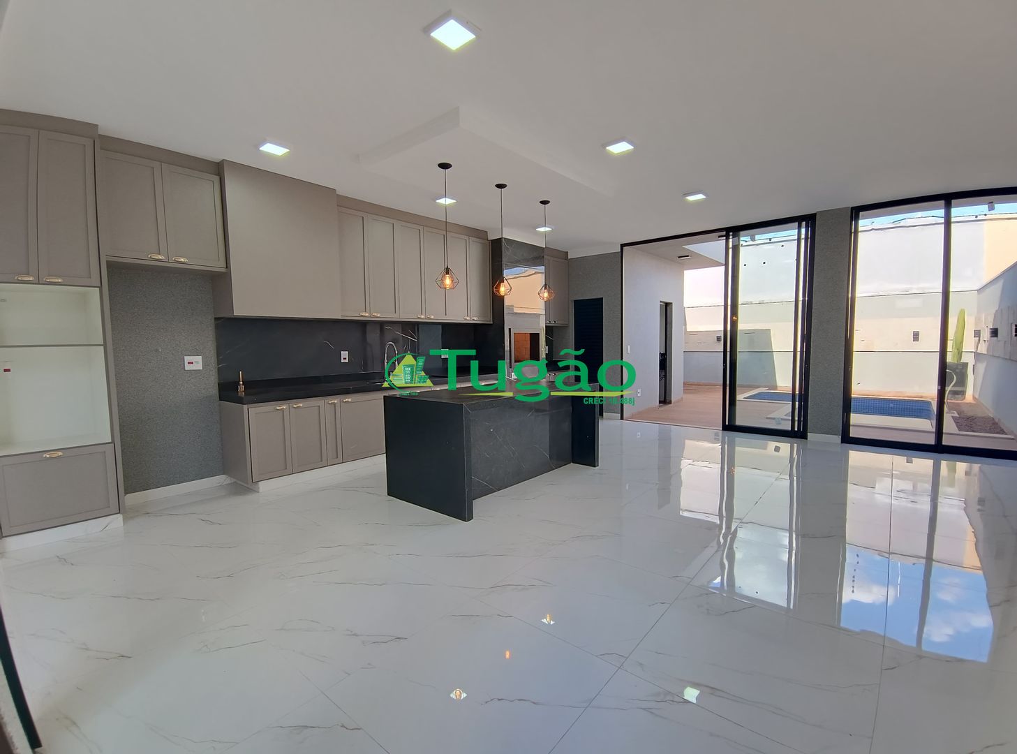 Casa de Condomínio com 3 quartos à venda, 217m² — foto 7 de 28