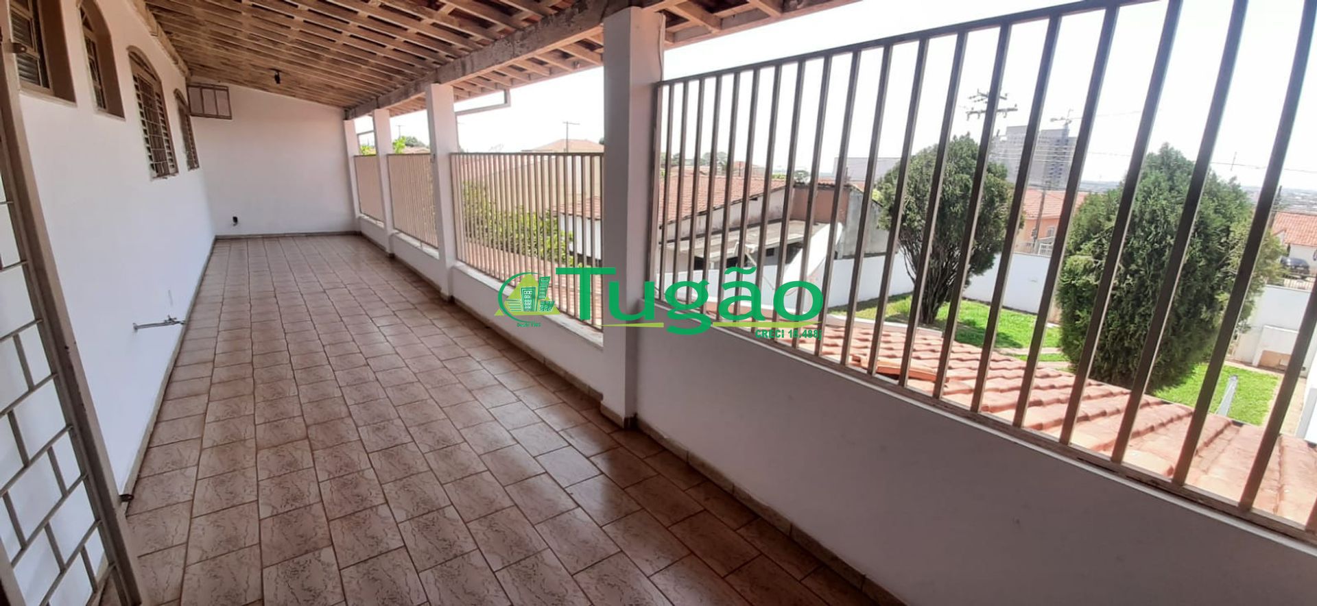 Casa com 3 quartos à venda, 209m² — foto 1 de 20