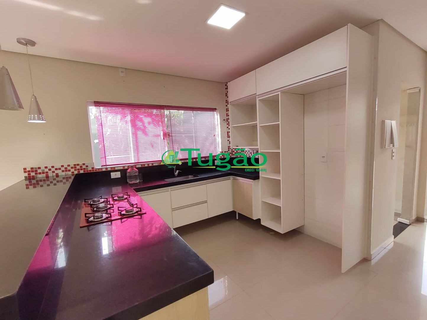 Casa de Condomínio com 3 quartos à venda, 284m² — foto 17 de 29