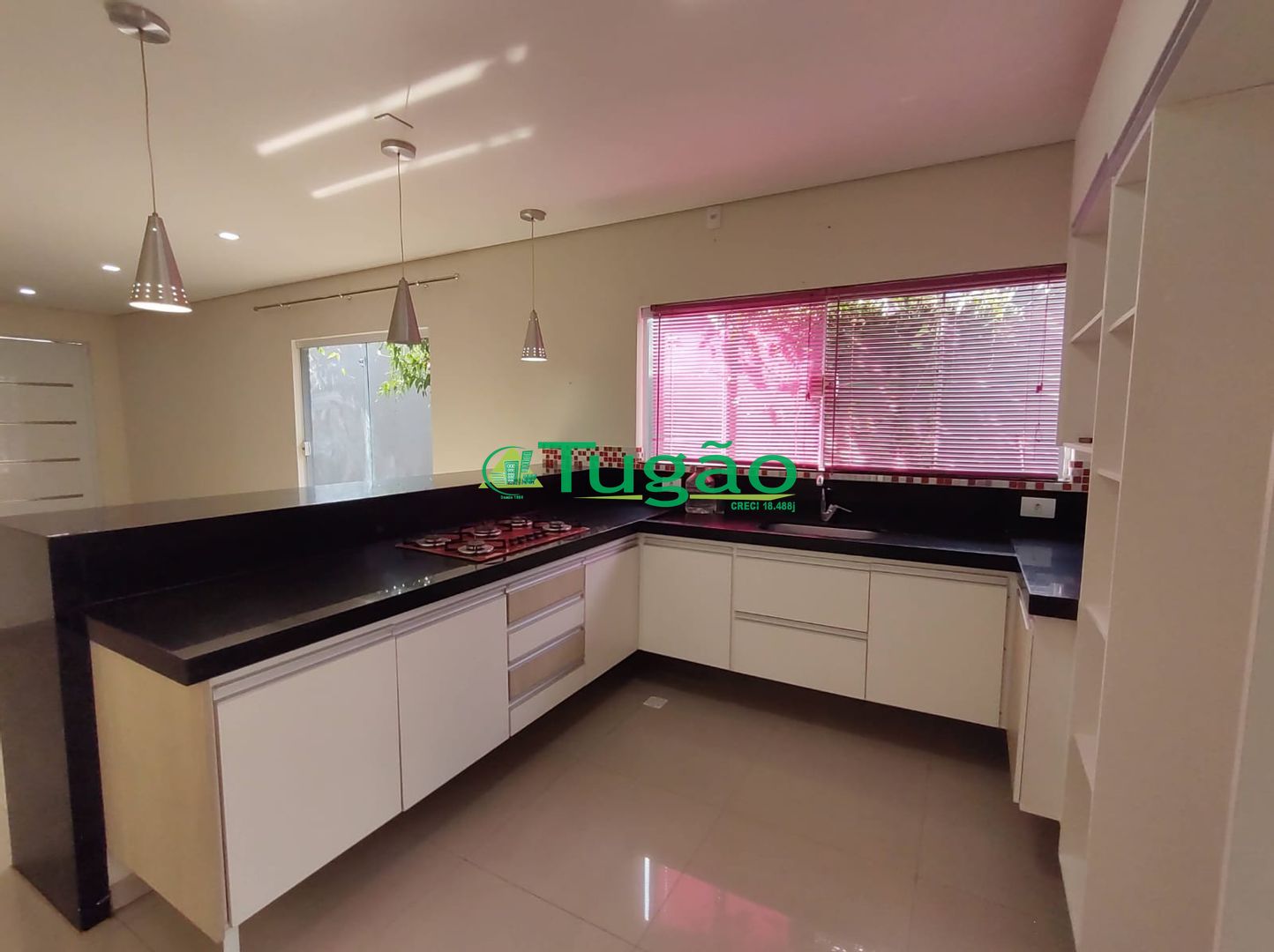 Casa de Condomínio com 3 quartos à venda, 284m² — foto 15 de 29
