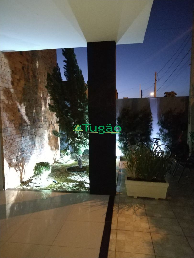 Casa com 3 quartos à venda, 160m² — foto 1 de 23