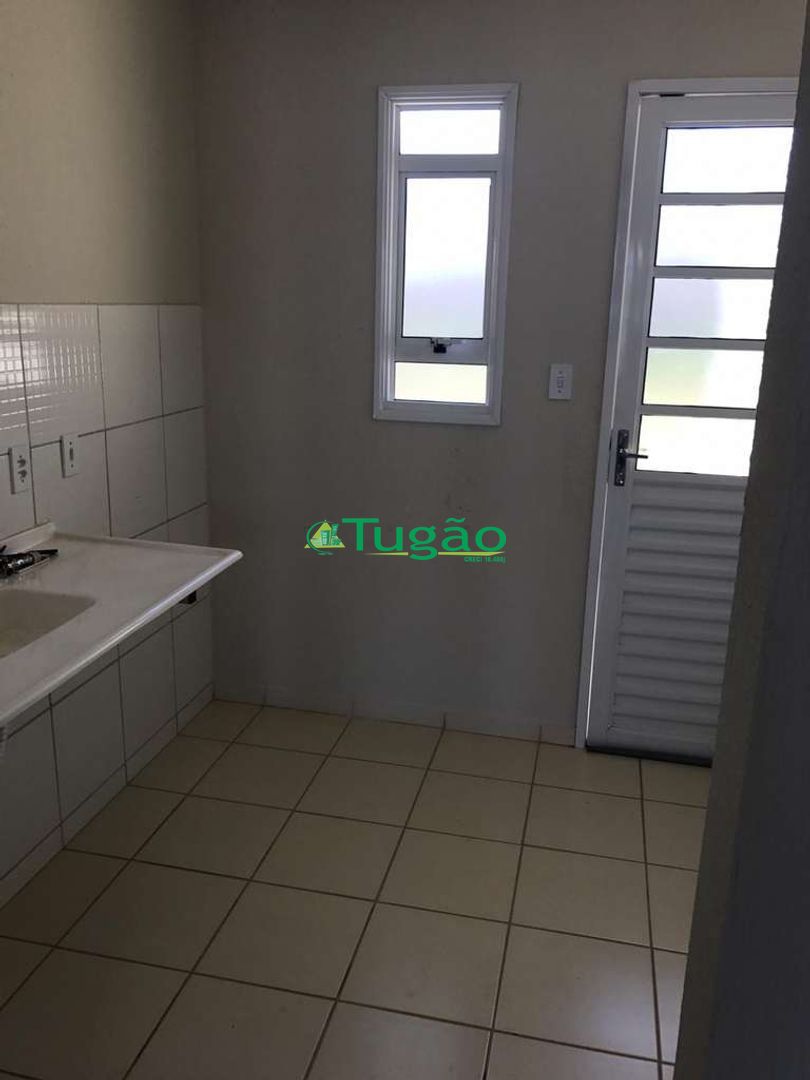 Casa com 2 quartos à venda, 46m² — foto 2 de 17