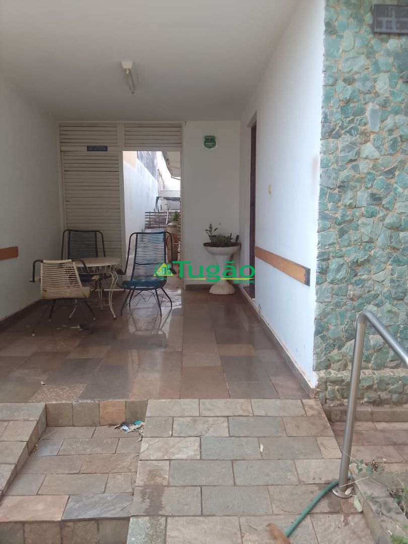 Casa com 3 quartos à venda, 190m² — foto 4 de 6