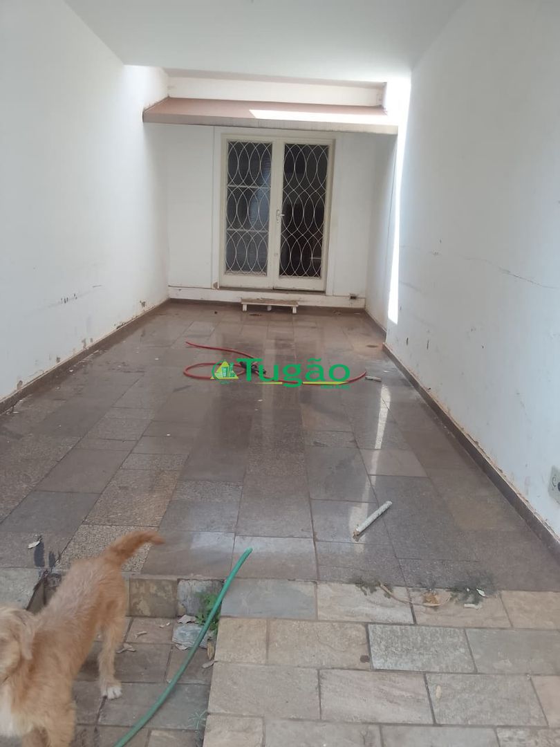 Casa com 3 quartos à venda, 190m² — foto 3 de 6