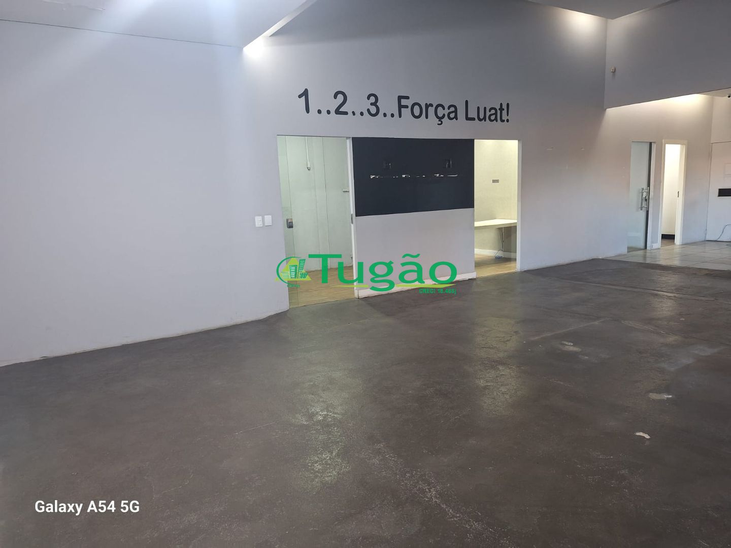 Loja / Salão / Ponto Comercial  para aluguel, 841m² — foto 2 de 27