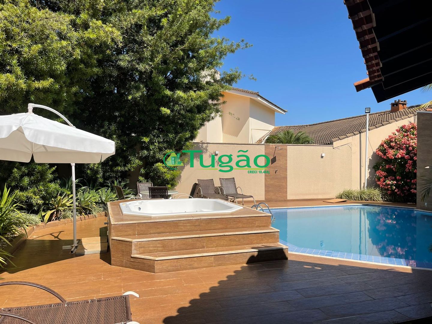 Casa de Condomínio com 3 quartos à venda, 460m² — foto 1 de 45