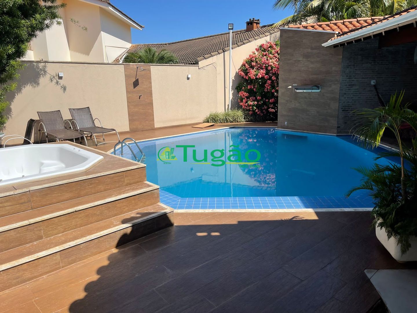 Casa de Condomínio com 3 quartos à venda, 460m² — foto 2 de 45