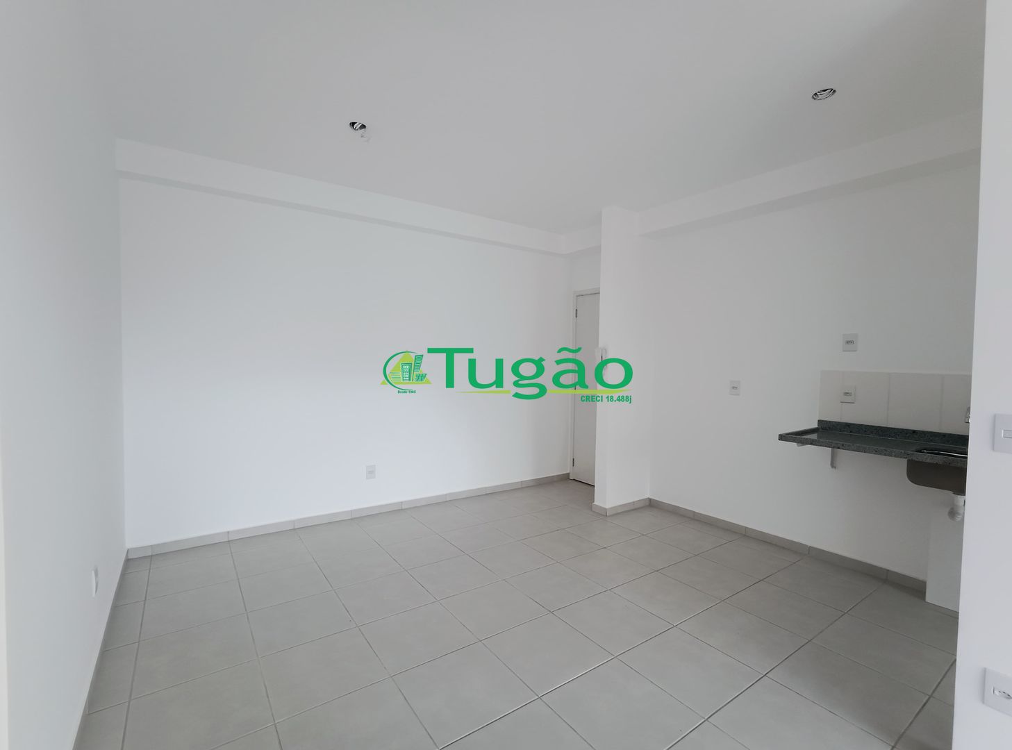 Apartamento com 3 quartos à venda, 76m² — foto 2 de 9