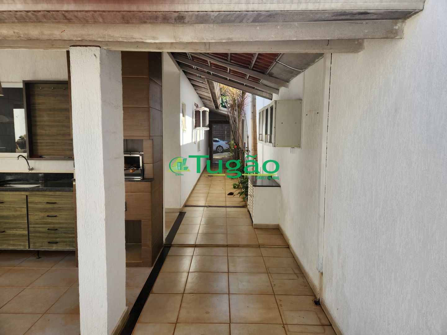 Casa de Condomínio com 3 quartos para aluguel, 200m² — foto 1 de 20