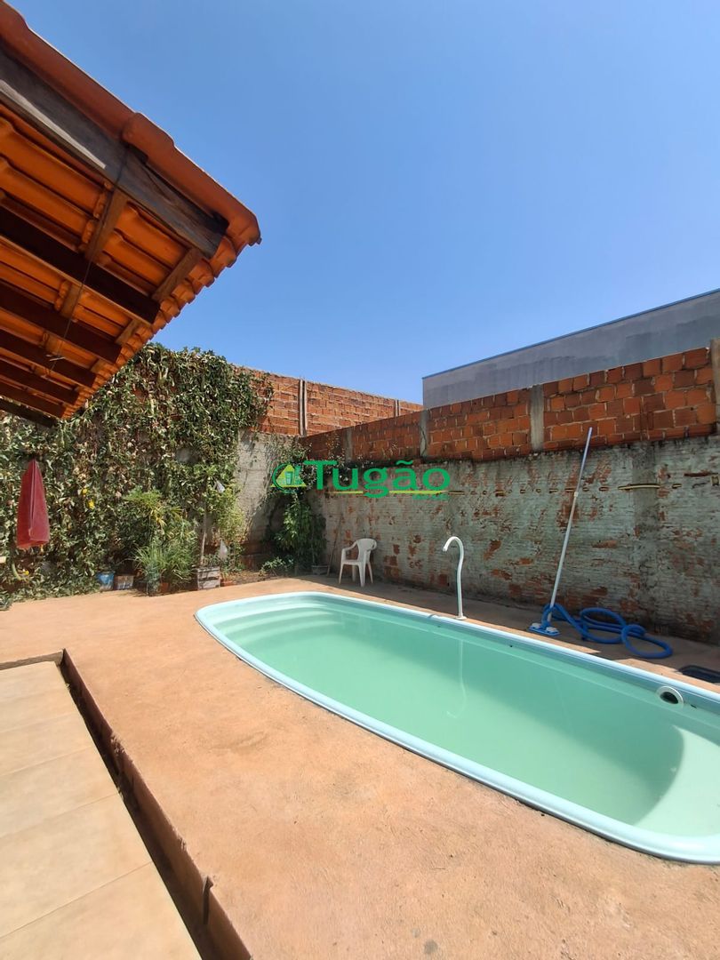 Casa com 2 quartos à venda, 80m² — foto 2 de 3