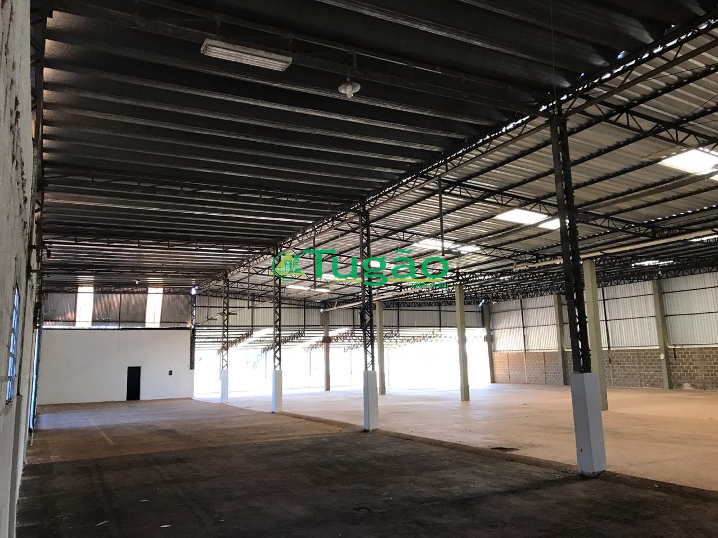 Galpão / Depósito / Armazém  à venda, 2300m² — foto 4 de 7