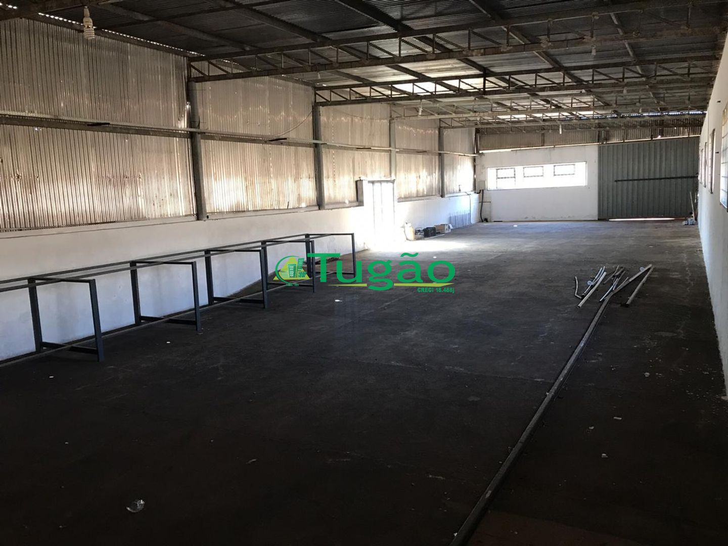 Galpão / Depósito / Armazém  à venda, 2300m² — foto 6 de 7