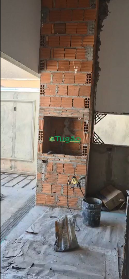 Casa com 3 quartos à venda, 170m² — foto 2 de 11
