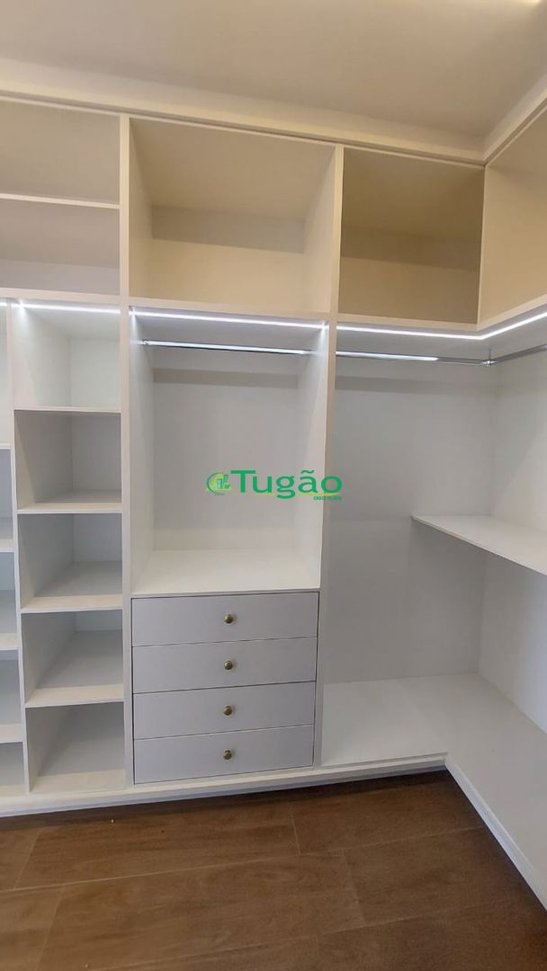 Casa de Condomínio com 3 quartos à venda, 300m² — foto 3 de 24