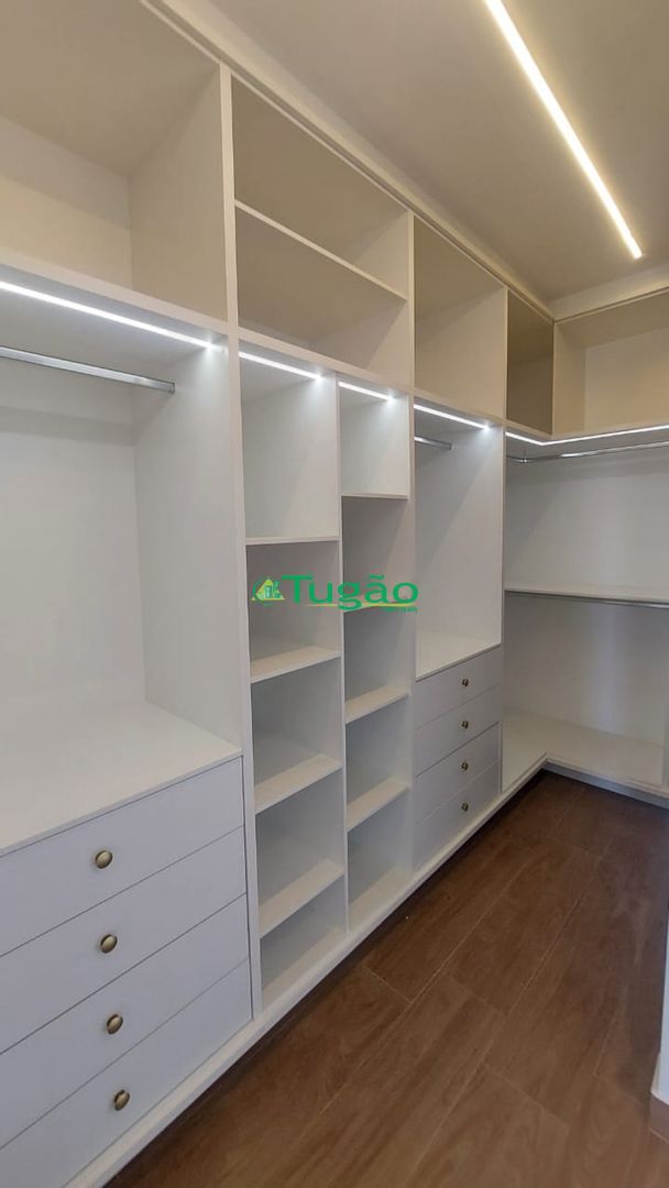Casa de Condomínio com 3 quartos à venda, 300m² — foto 22 de 24