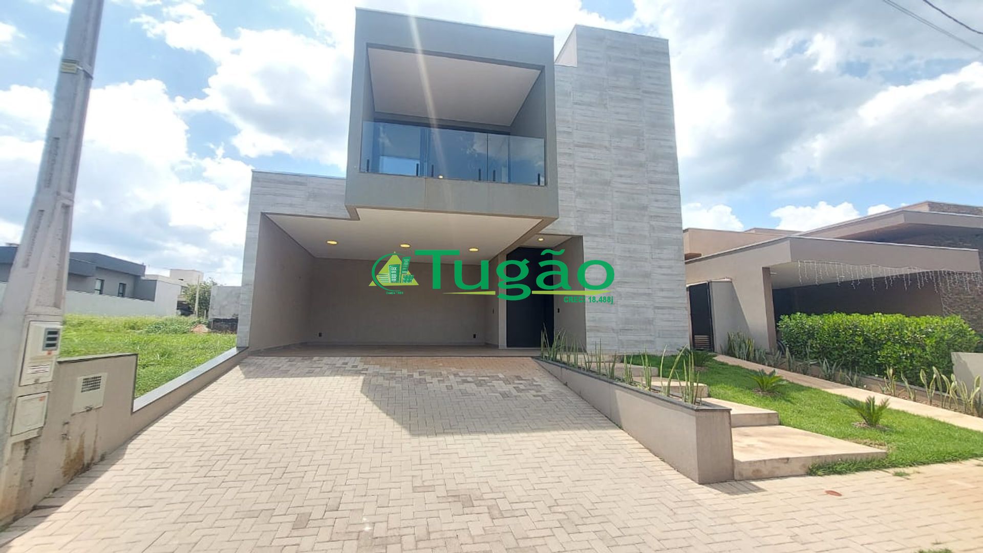 Casa de Condomínio com 3 quartos à venda, 300m² — foto 1 de 24
