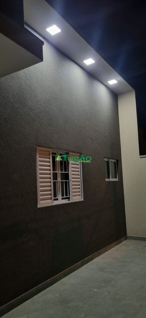 Casa com 3 quartos à venda, 139m² — foto 2 de 17
