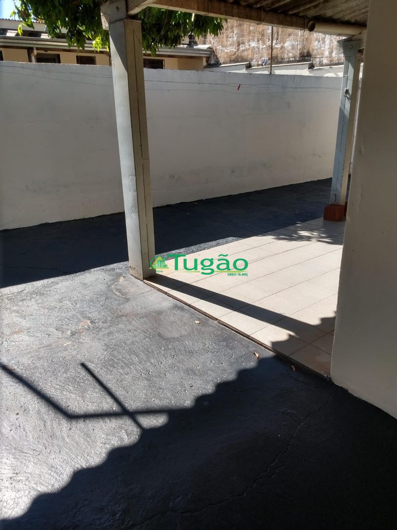 Casa com 3 quartos à venda, 138m² — foto 1 de 25