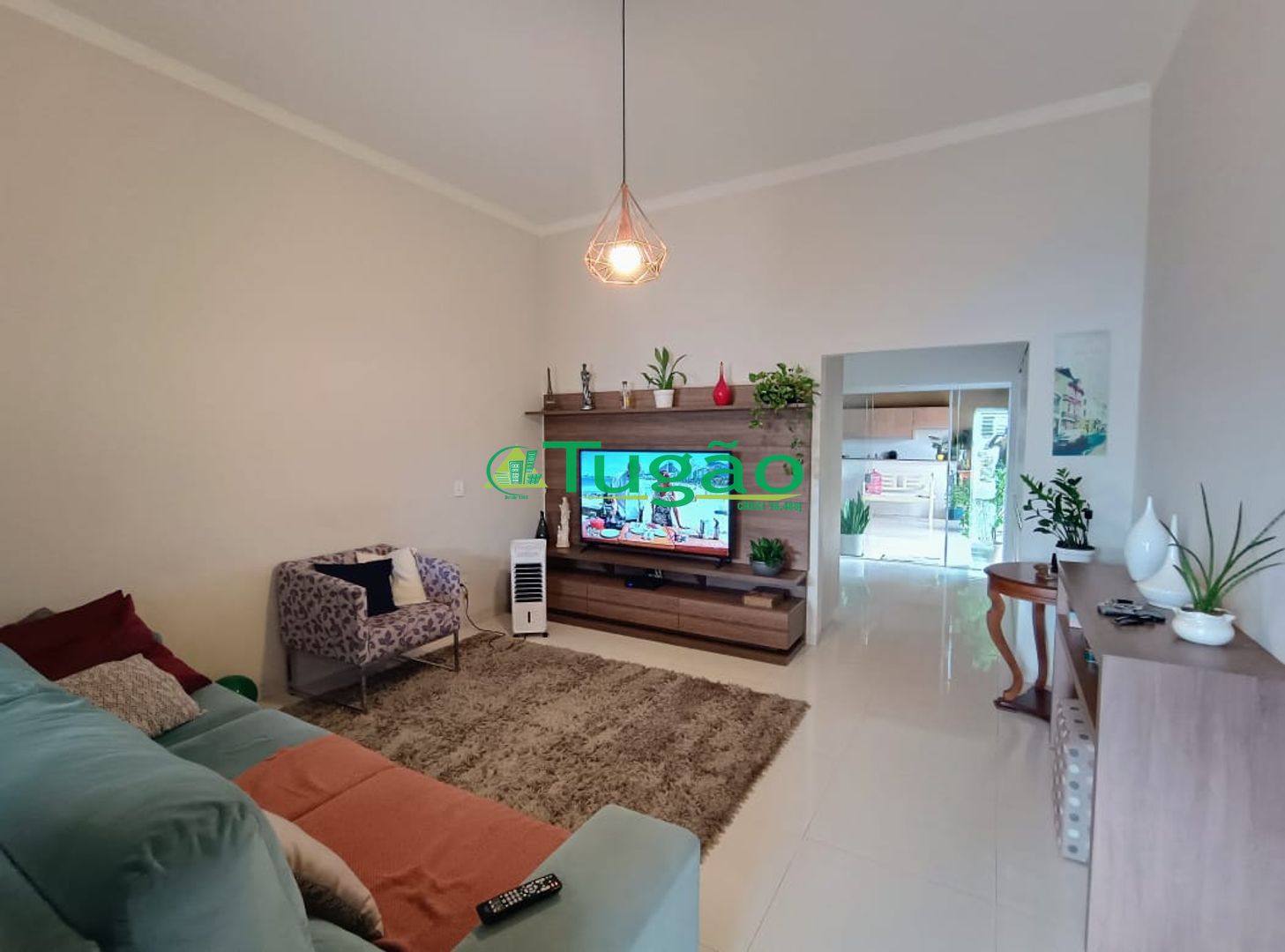 Casa com 3 quartos à venda, 160m² — foto 1 de 18