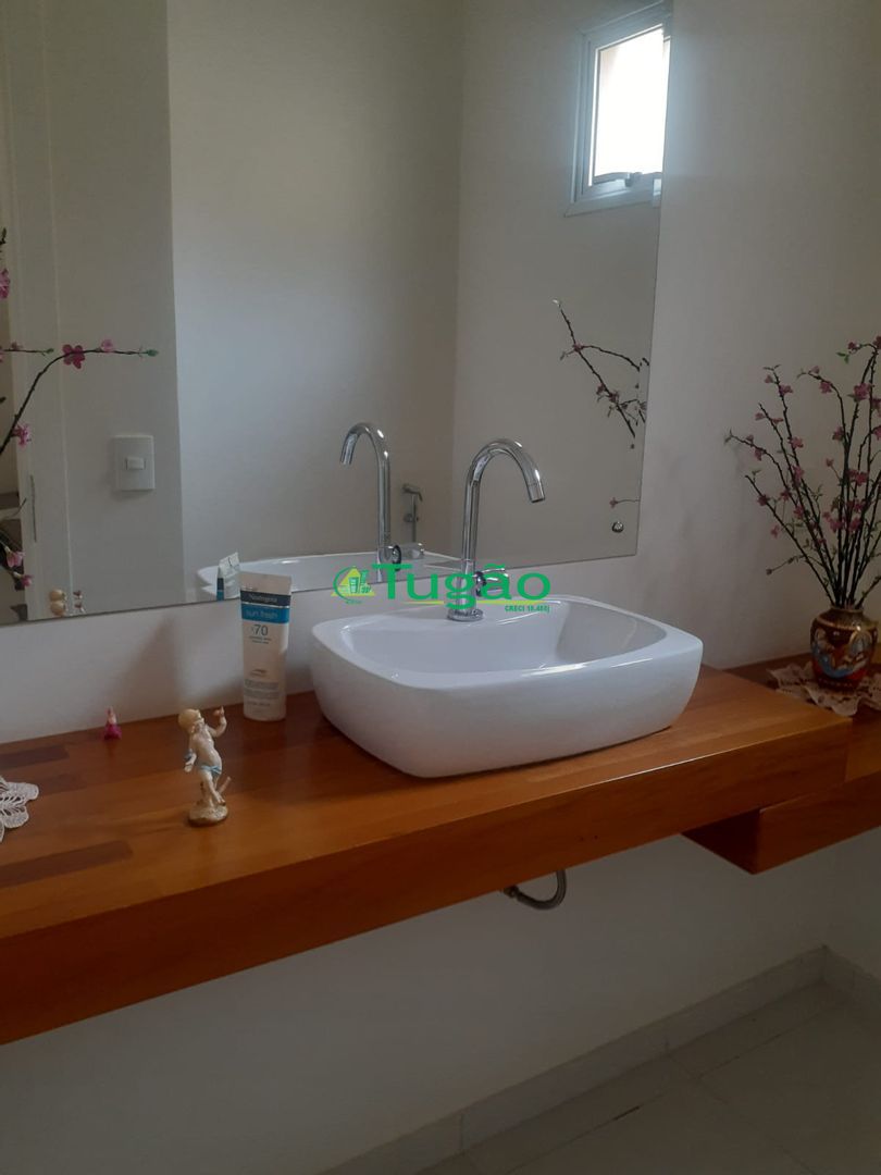 Casa com 3 quartos à venda, 230m² — foto 3 de 18