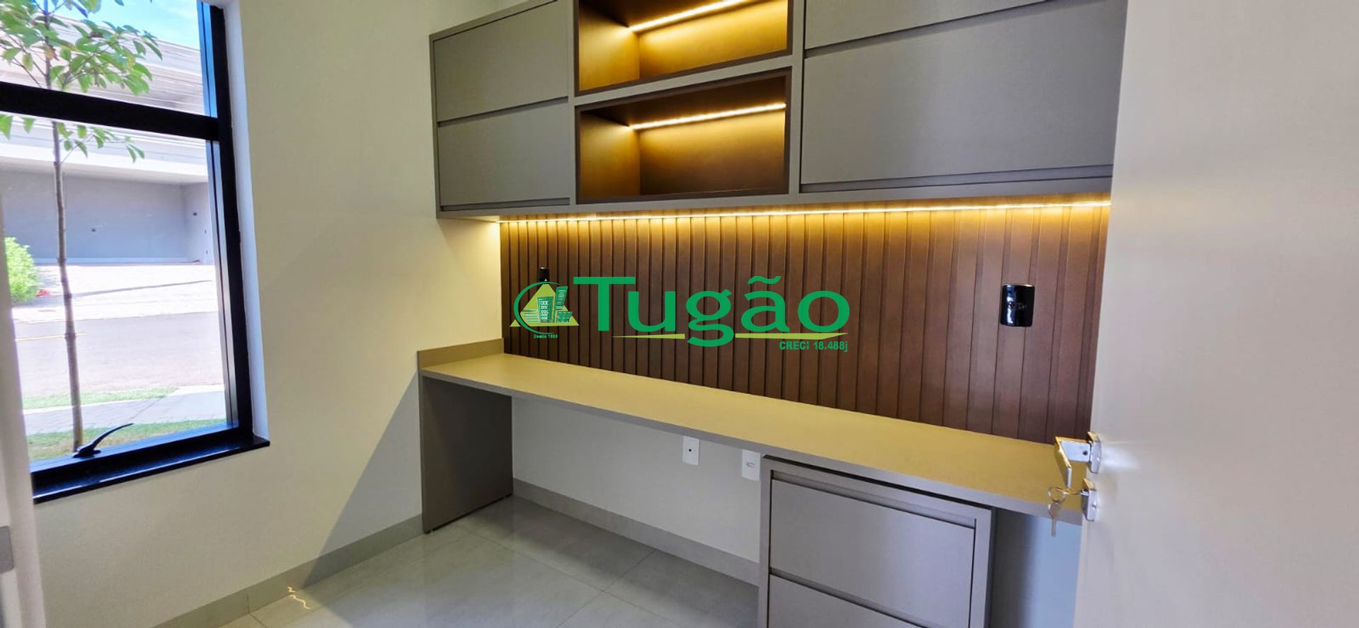 Casa de Condomínio com 3 quartos à venda, 215m² — foto 13 de 18